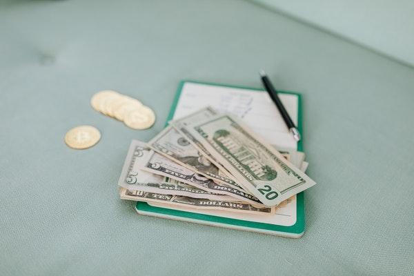 众安保险一年交多少钱？众安保险可靠吗？