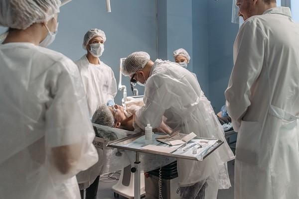 保险百万医疗每年都要交吗？可以交到多大年龄？