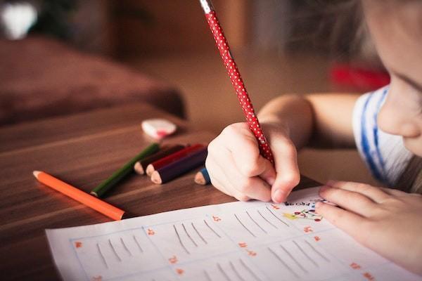 小孩看病保险怎么报销？报销需要哪些材料？