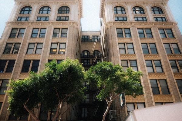 学平险和意外险可以互补吗，有什么区别