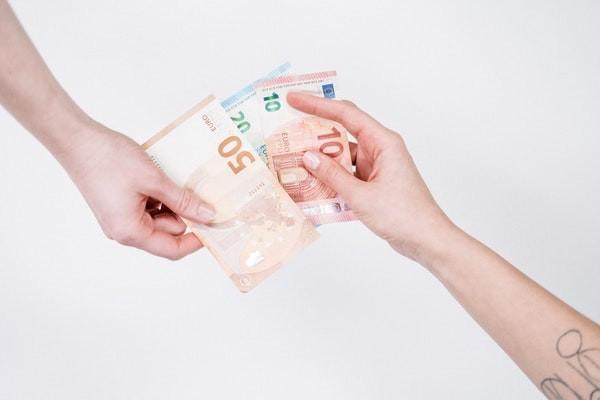 员工商业意外险一年多少钱，保什么