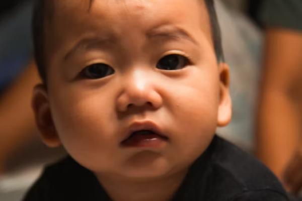 香港籍在大陆买保险需要提供什么证件，怎么投保