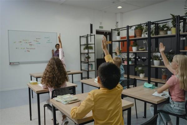 大陆户口买香港保险多少钱，怎么买