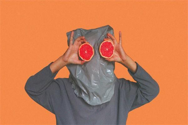 保险刚过犹豫期能退吗多少钱啊