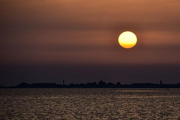 保险交8年了现在没钱了想退保